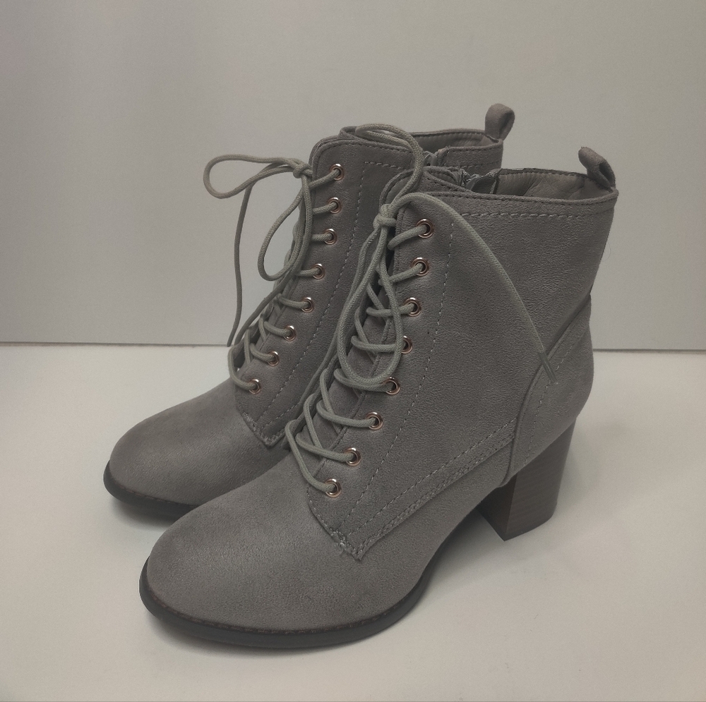 Journee Baylor NEW Grey Gray Boots -Faux Suede Upper Size 7.5 NIB